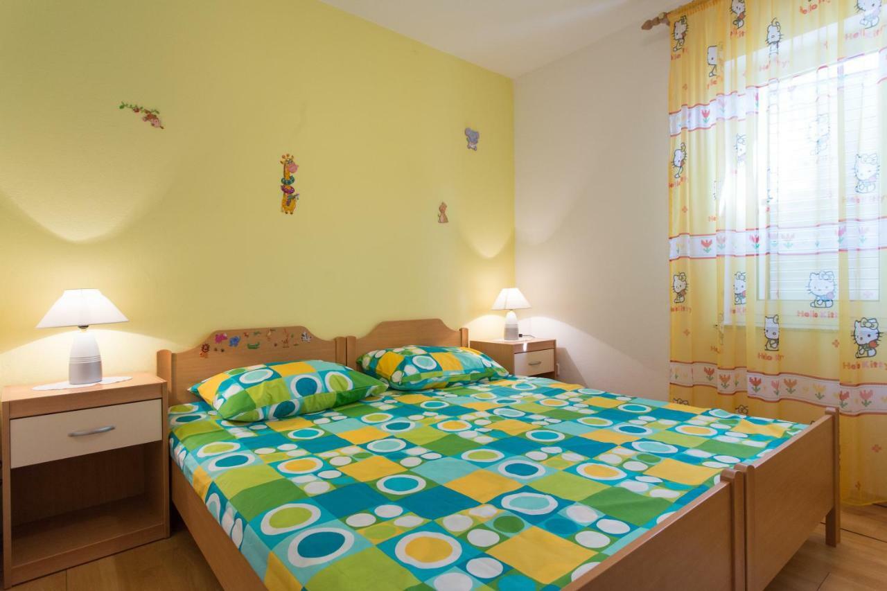 Apartments Bonifacic Punat Habitación foto